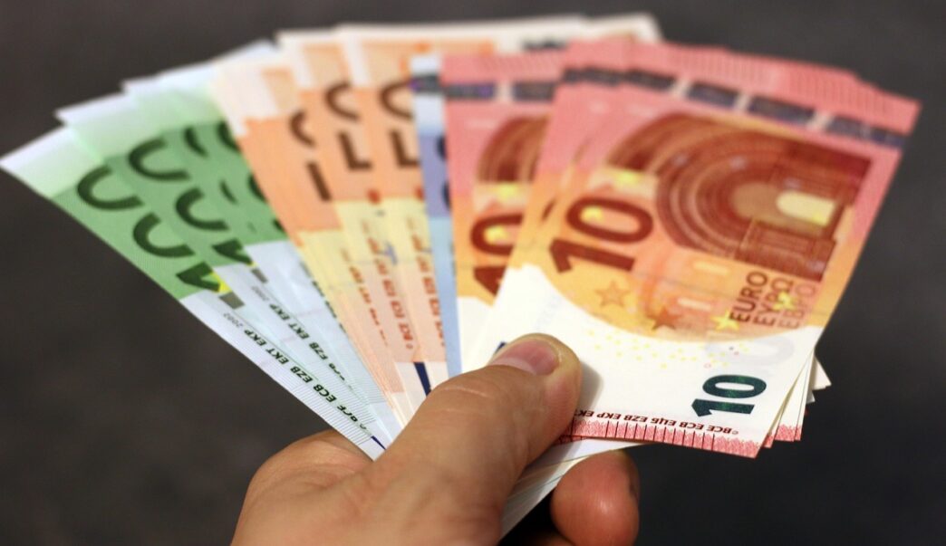 money 1005464 1280