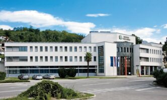 univerza zgradba 2012 B4moZfe.max 1600x120.max 1600x1200 1