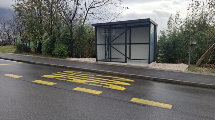 Avtobusnapostaja Lokavec