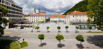 Postojna stran fb